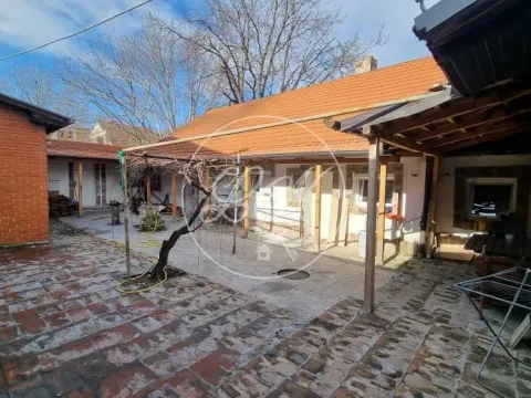 Kuća in Zemun Gornji Grad