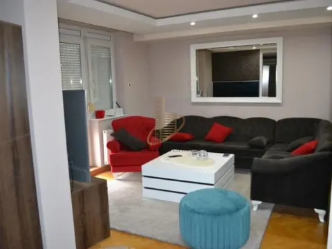 Prodaja, četvorosoban stan, 130m², Grbavica, Novi Sad Sve Podlokacije