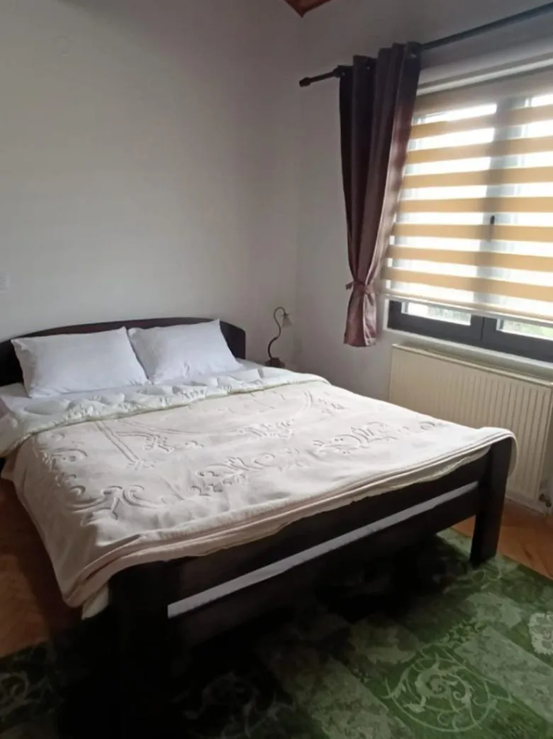 Rent, house, 200m², Centar, Bar
