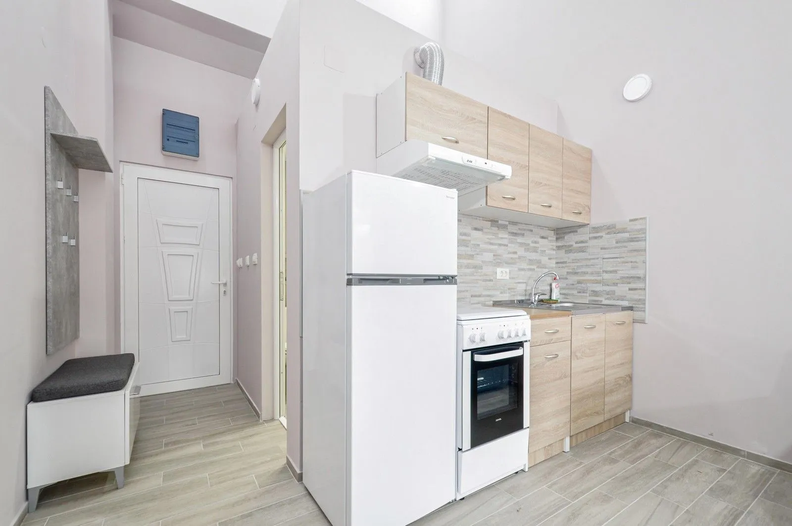 Sale, hospitality venue, 1256m², Podkošljun, Budva