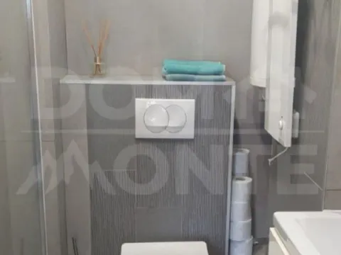 Rent, three bedroom apartment, 110m², Tivat, Crna Gora - image 8