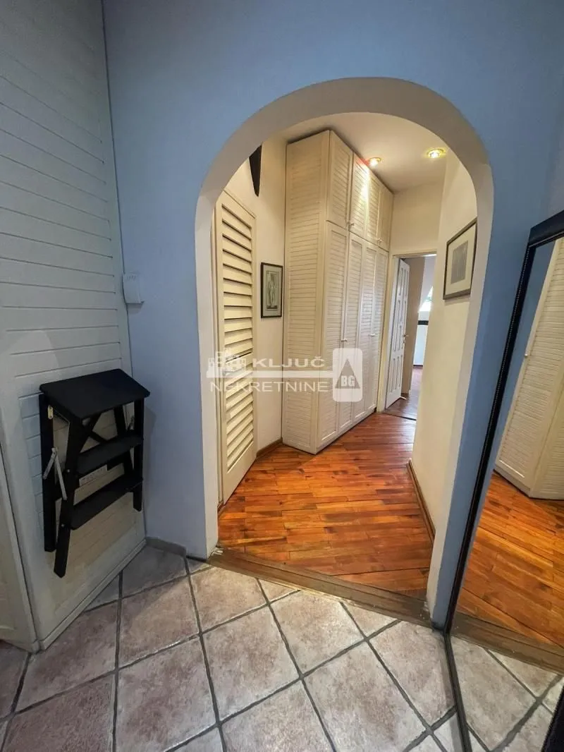 Prodaja, dvosoban stan, 113m², Vračar Sve Podlokacije, Beograd