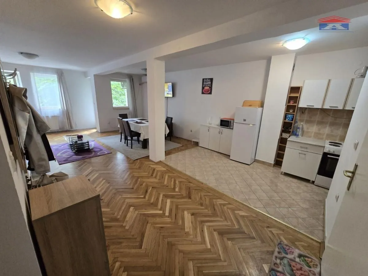 Prodaja, trosoban stan, 92m², Bulevar Oslobodjenja, Novi Sad Sve Podlokacije