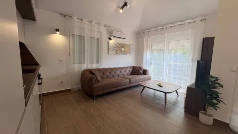 Rent, two bedroom apartment, 65m², Tripovići, Tivat - image 20