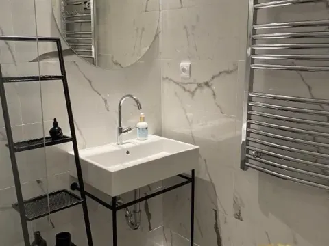 Izdavanje, trosoban stan, 64m², Šumice, Beograd - image 8