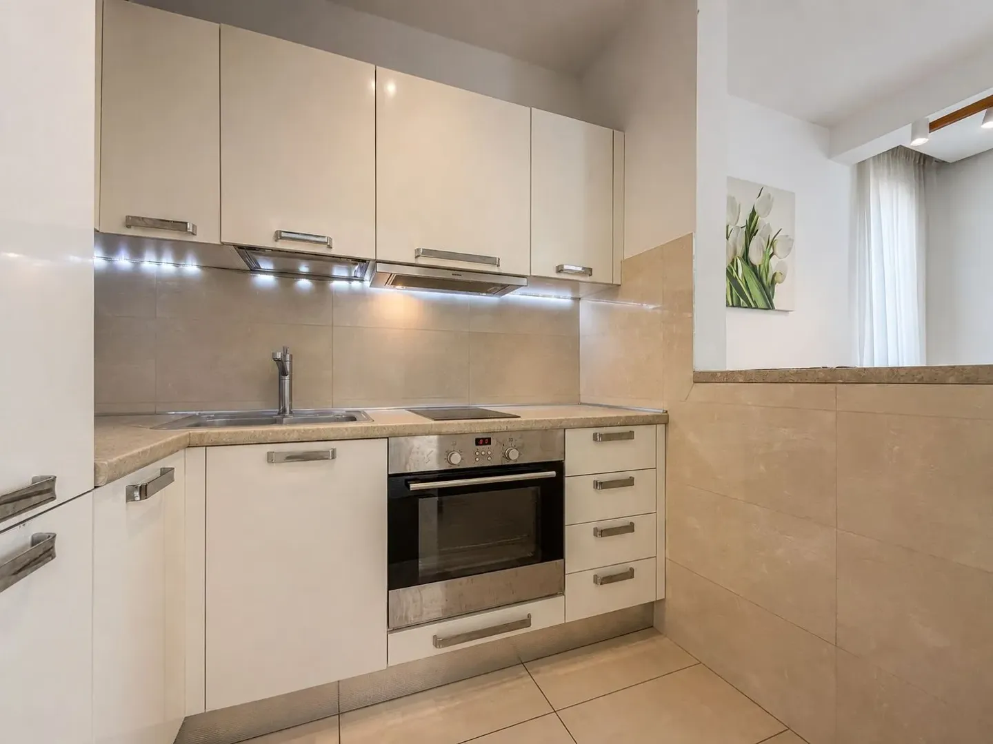 Prodaja, dvosoban stan, 77m², Centar, Budva