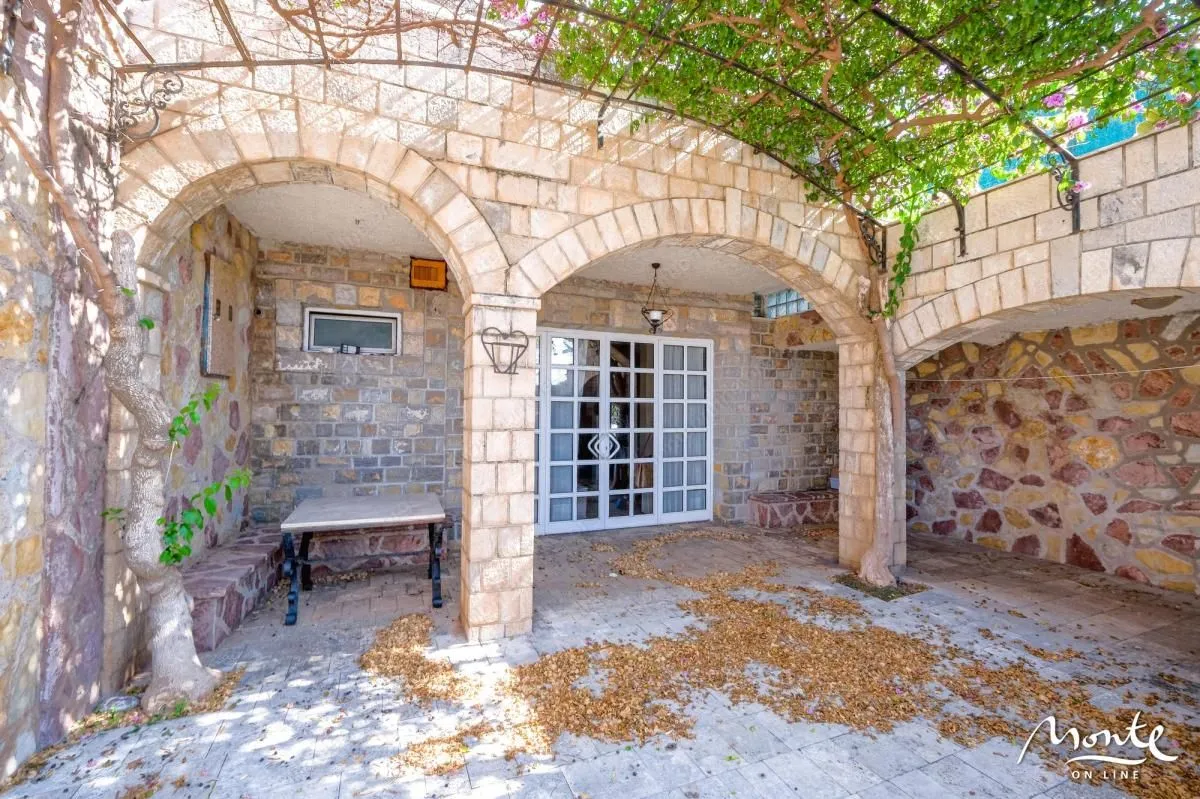 Sale, house, 375m², Sveti Stefan, Budva