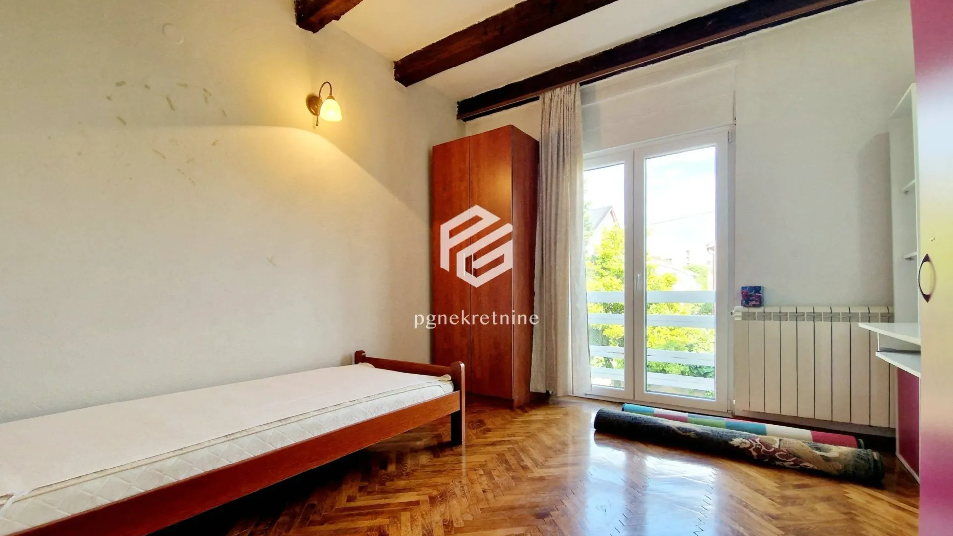 Izdavanje, kuća, 250m², Stari Aerodrom, Podgorica