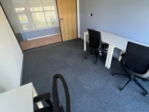 Izdavanje, poslovni prostor, 1m², Kod Capital Plaze, Podgorica - image 6