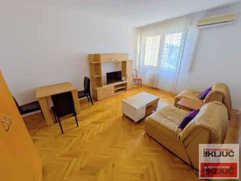 Izdavanje, jednosoban stan, 32m², Bulevar Oslobodjenja, Novi Sad Sve Podlokacije - image 2