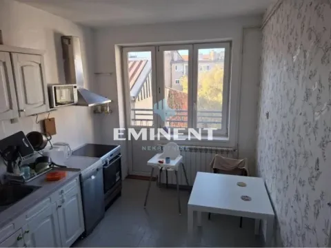 Izdavanje, trosoban stan, 96m², Stari Grad, Beograd - image 11