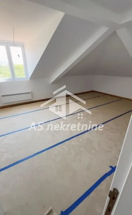 Prodaja, trosoban stan, 128m², Jajinci, Voždovac Sve Podlokacije