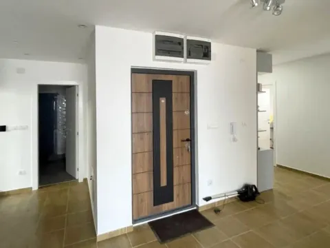 Sale, three bedroom apartment, 103m², Loznica, Srbija - image 8