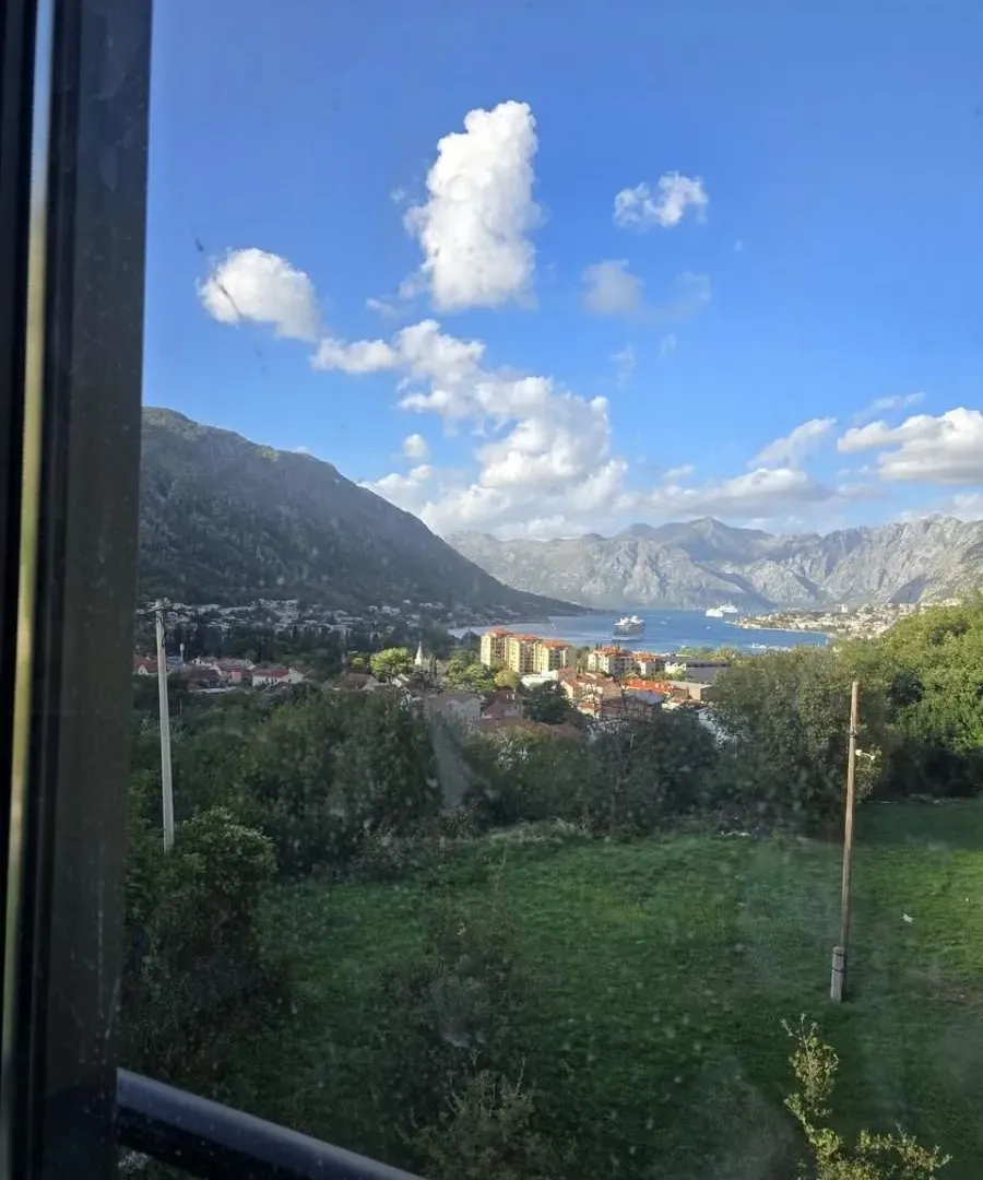 Prodaja, trosoban stan, 94m², Škaljari, Kotor