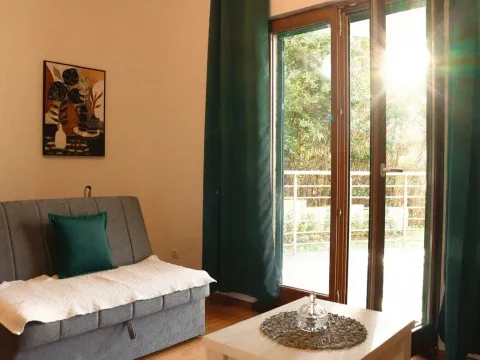 Sale, one bedroom apartment, 65m², Risan, Kotor - image 2