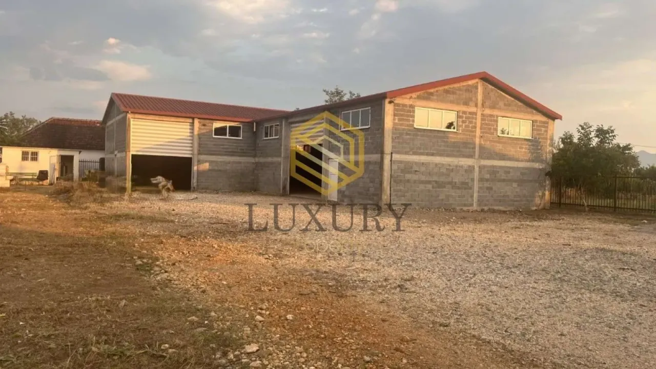 Rent, office space, 350m², Zeta, Podgorica
