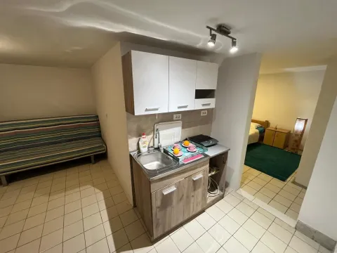 Izdavanje, jednosoban stan, 42m², Budva, Crna Gora - image 2