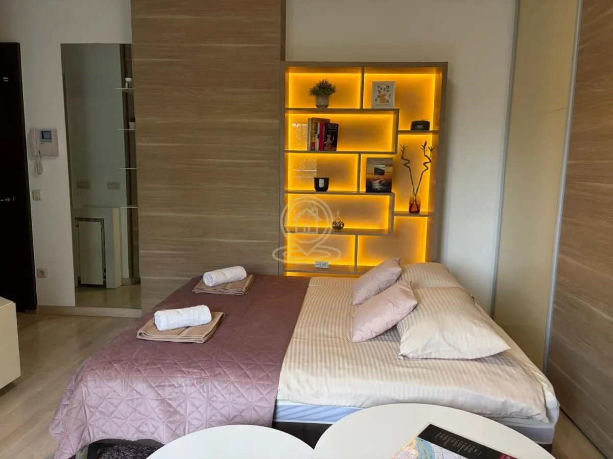 Izdavanje, jednosoban stan, 32m², Vračar Sve Podlokacije, Beograd