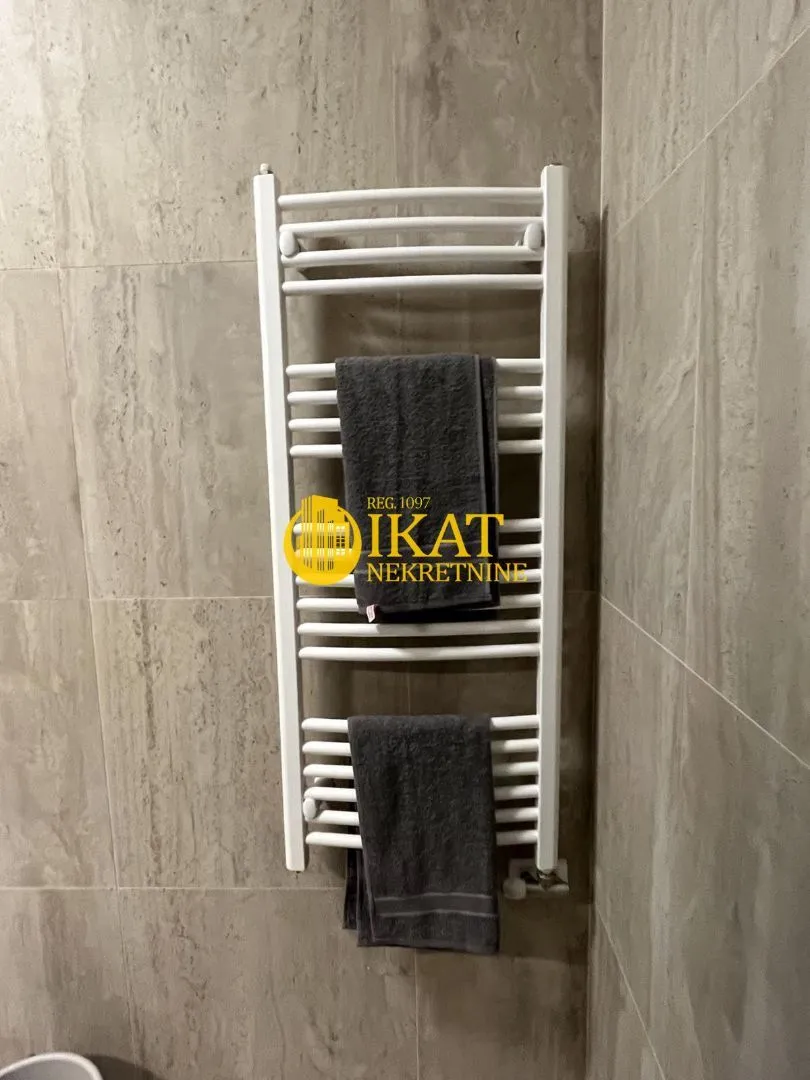 Izdavanje, dvosoban stan, 64m², Zemun Gornji Grad, Zemun Sve Podlokacije