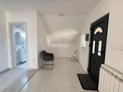 Izdavanje, trosoban stan, 100m², Surčin, Beograd - image 10