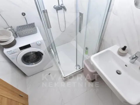 Izdavanje, jednosoban stan, 48m², New City, Podgorica - image 8