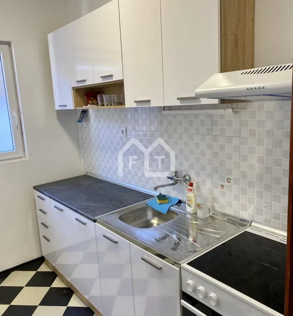 Izdavanje, trosoban stan, 76m², Bežanija, Beograd