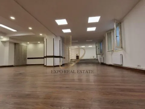Prodaja, poslovni prostor, 183m², Kosančićev Venac, Beograd