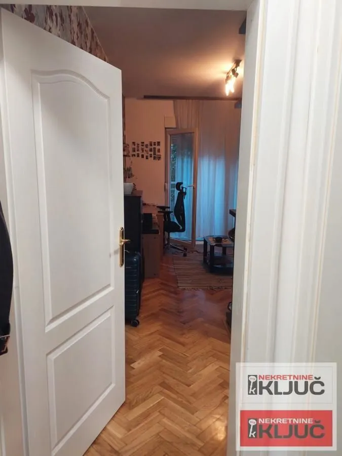 Izdavanje, garsonjera, 25m², Grbavica, Novi Sad Sve Podlokacije
