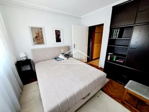 Izdavanje, trosoban stan, 69m², Stari Grad, Beograd - image 13