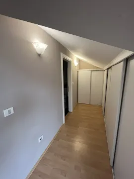 Izdavanje, četvorosoban stan, 120m², Centar, Podgorica - image 8