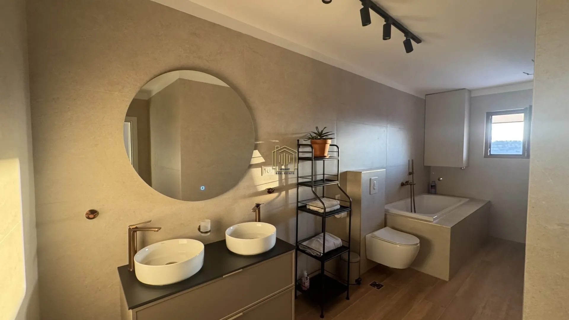 Rent, house, 256m², Masline, Podgorica