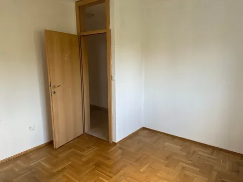 Izdavanje, dvosoban stan, 60m², Centar, Podgorica - image 6