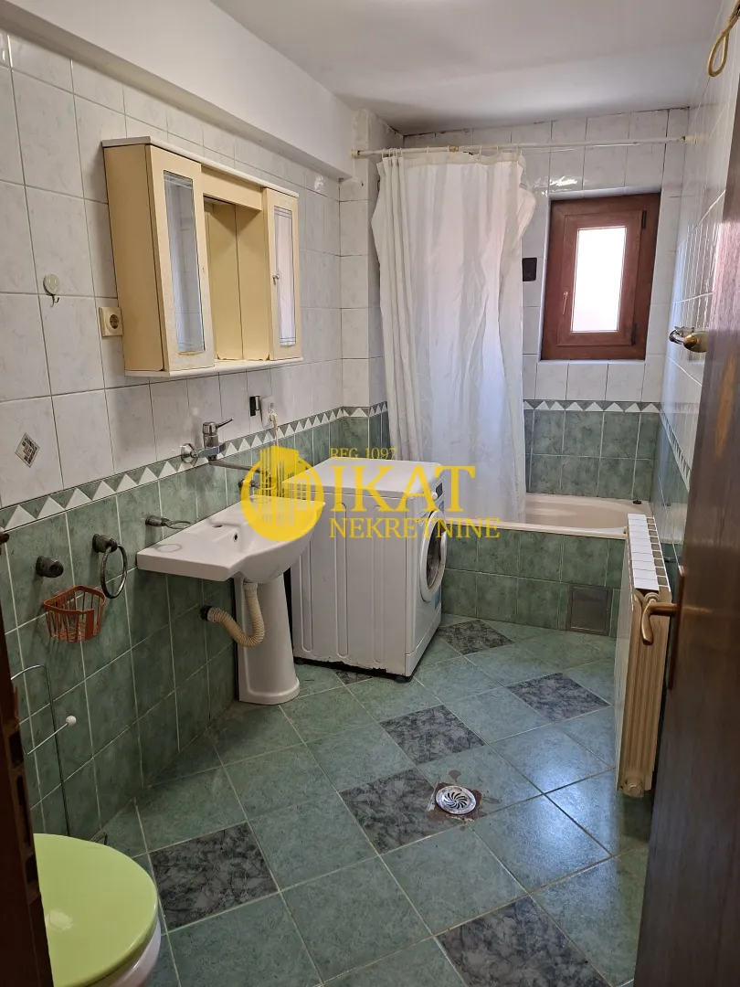 Izdavanje, trosoban stan, 70m², Vojvode Vlahovica, Beograd
