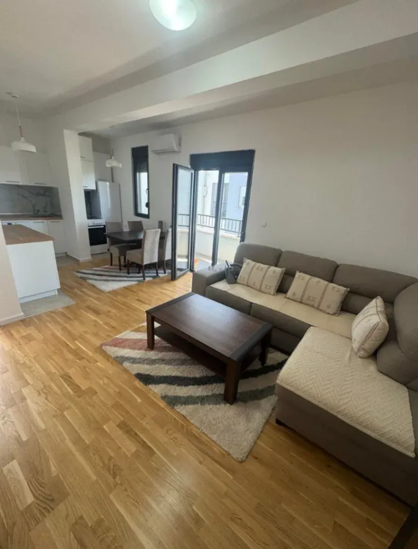 Izdavanje, jednosoban stan, 45m², Ljubović, Podgorica