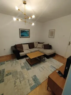 Izdavanje, jednosoban stan, 55m², Blok 6, Podgorica - image 2