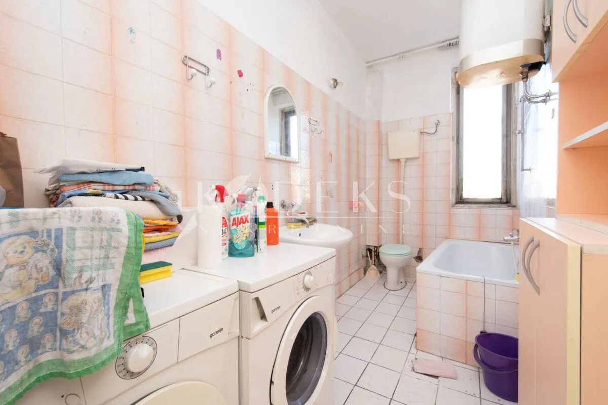 Prodaja, dvosoban stan, 76m², Centar, Podgorica