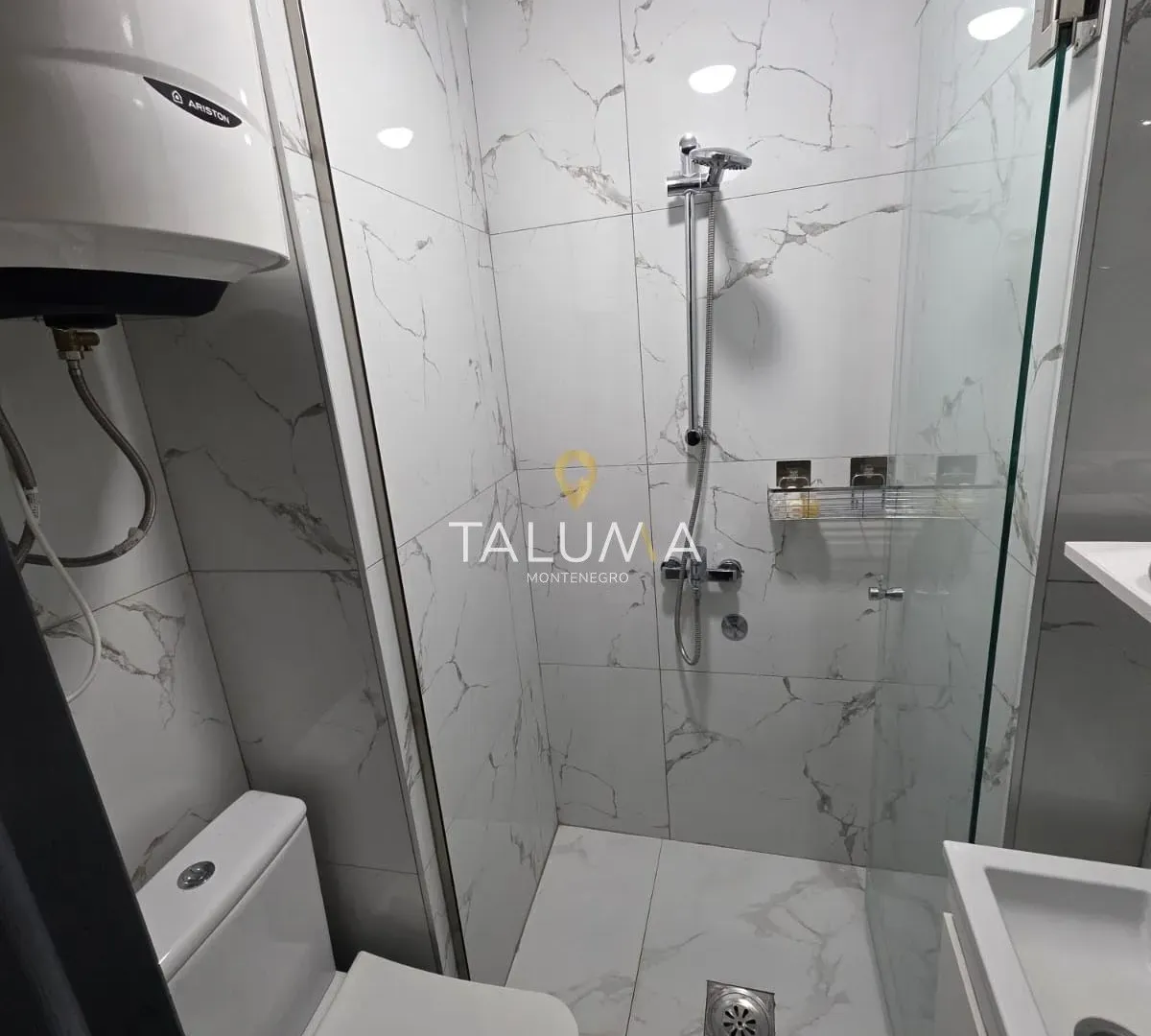 Rent, office space, 460m², Gornja Gorica, Podgorica