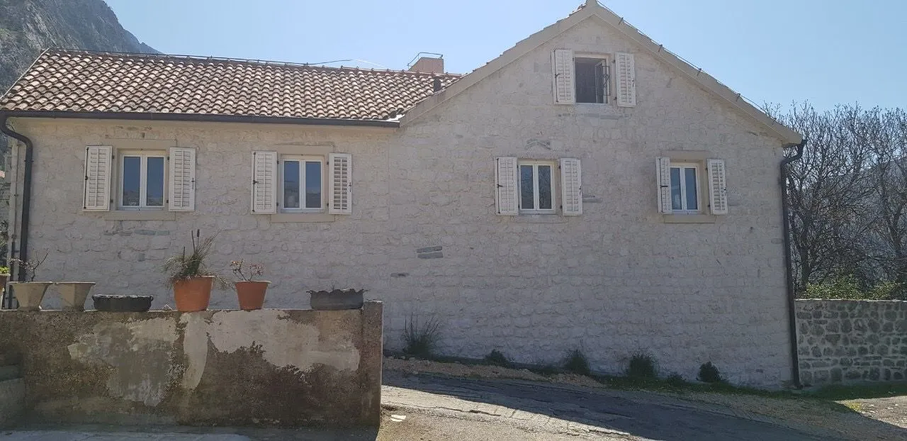 Prodaja, stan, 87m², Dobrota, Kotor