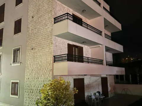 Rent, one bedroom apartment, 50m², Mažina, Tivat - image 10