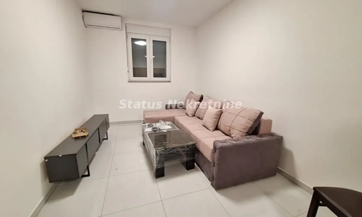 Izdavanje, dvosoban stan, 45m², Petrovaradin, Novi Sad