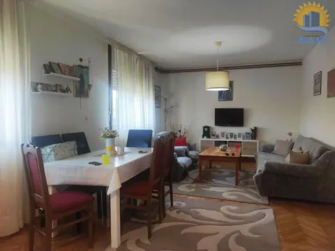 Prodaja,  kuća, 204m2, Sremčica, Beograd
