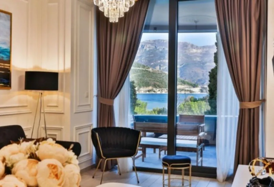 Izdavanje, dvosoban stan, 71m², Centar, Budva