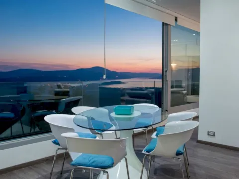 Izdavanje, kuća, 310m², Kavač, Kotor - image 6