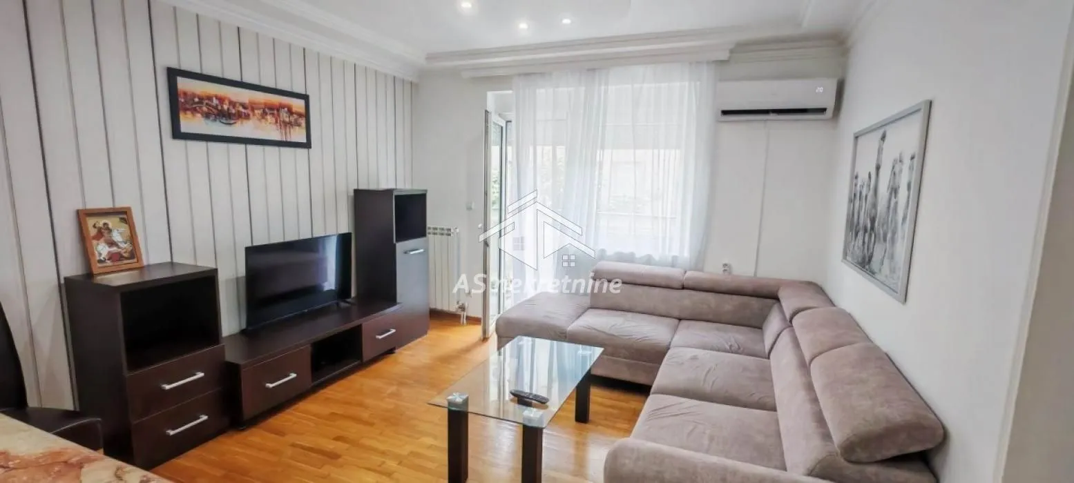 Rent, two bedroom apartment, 51m², Stari Grad, Beograd