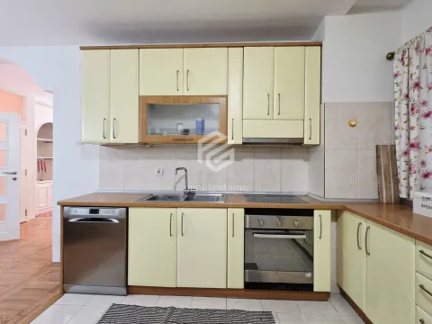 Izdavanje, trosoban stan, 110m², Gorica C, Podgorica - image 6