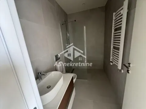 Izdavanje, trosoban stan, 79m², Savski Venac, Beograd - image 8