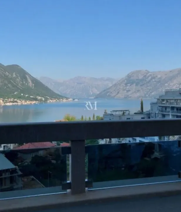 Rent, one bedroom apartment, 52m², Dobrota, Kotor