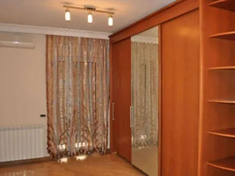 Izdavanje, četvorosoban stan, 180m², Autokomanda, Voždovac Sve Podlokacije - image 4