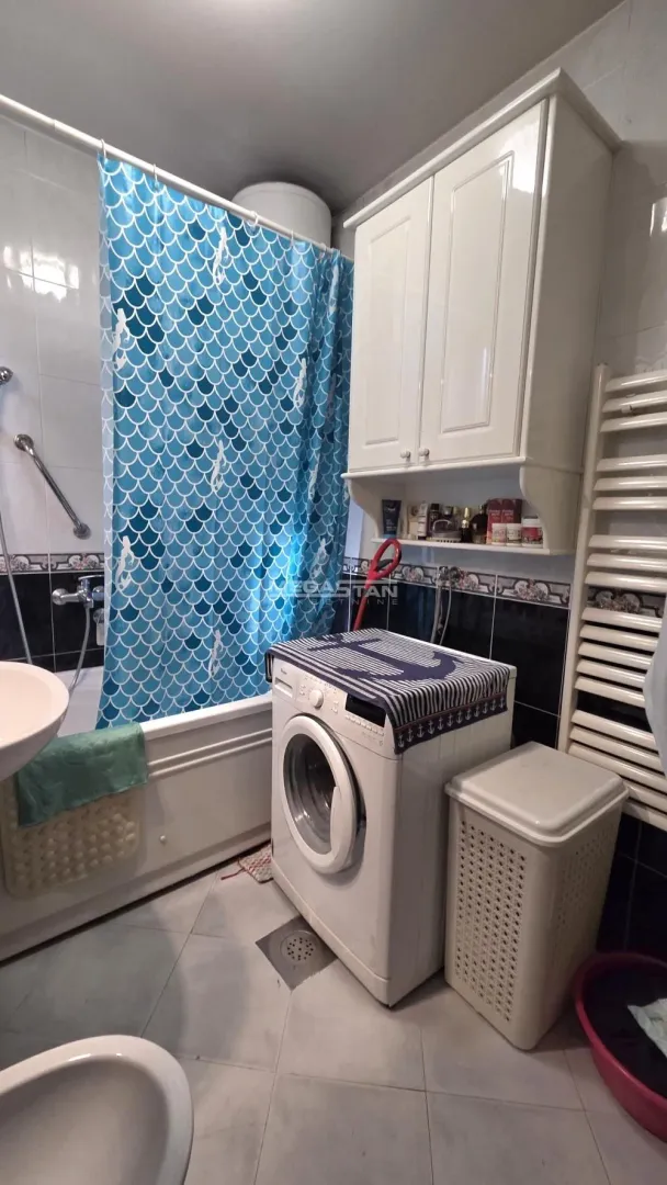 Prodaja, trosoban stan, 76m², Čubura, Beograd