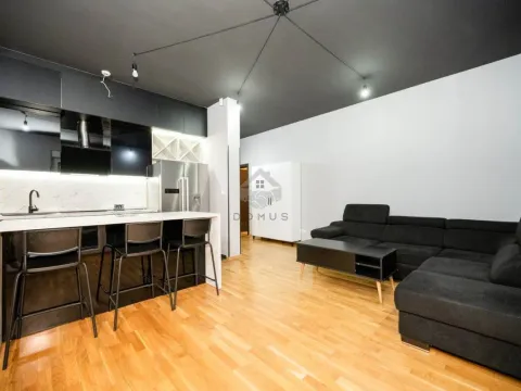 Izdavanje, jednosoban stan, 50m², Momišići, Podgorica - image 1